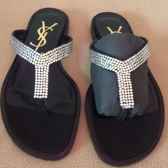 Women’s slide - Picture 2 of 6